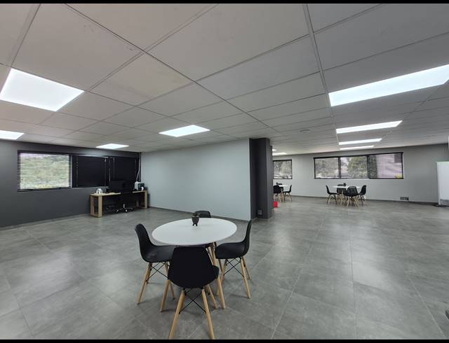 650M² OFFICE FOR SALE IN SUNNINGHILL